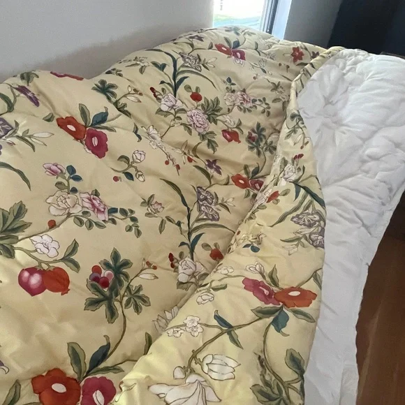 Beautiful Quilted Daybed Set